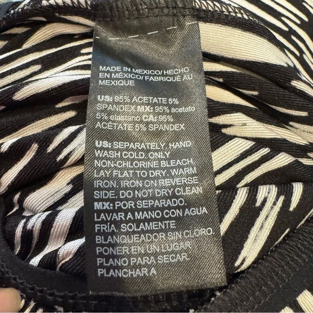 Chico's Traveler’s Black and White Abstract Print Tie Waist Jumpsuit Sz. 2 12/14